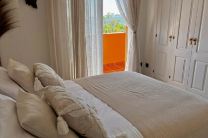 ecca98ca0f3f26a9e95c3e5e6e18e29d - 11