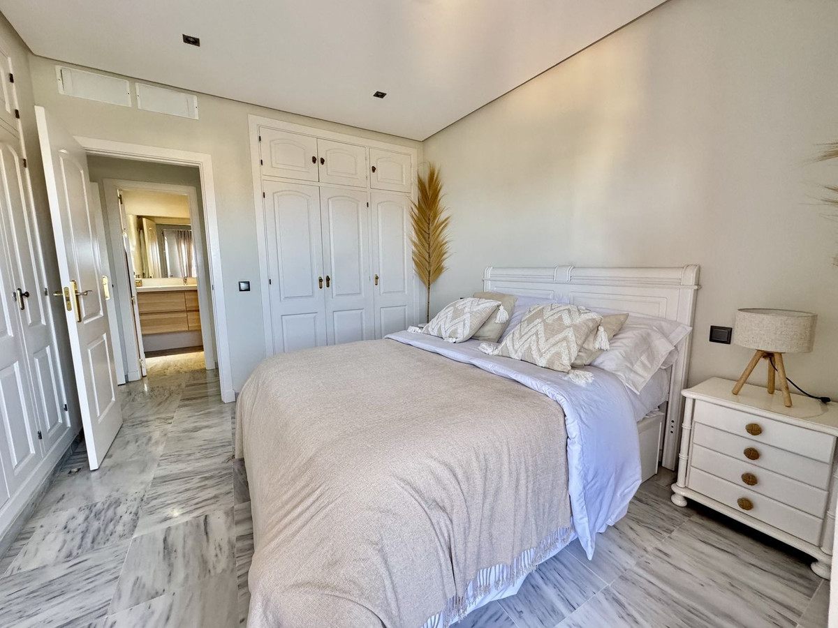 ecca98ca0f3f26a9e95c3e5e6e18e29d - 12