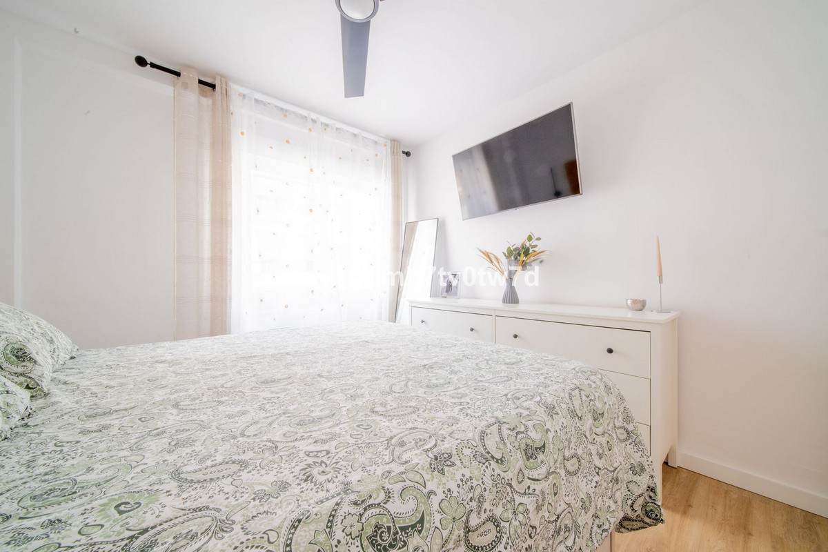 ee8d2ac7ce160e807f43a9b8b1cf279a - 12