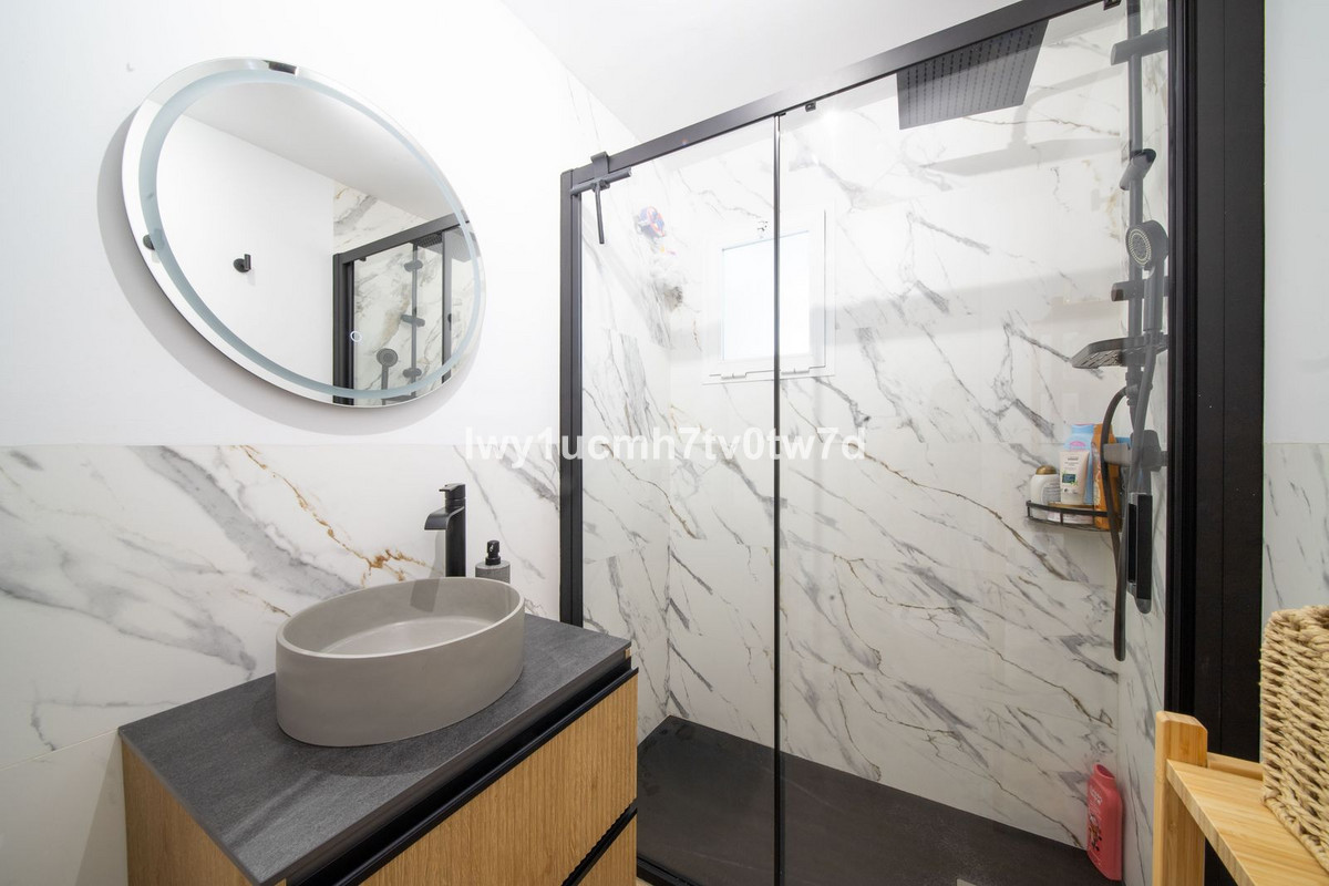 ee8d2ac7ce160e807f43a9b8b1cf279a - 15