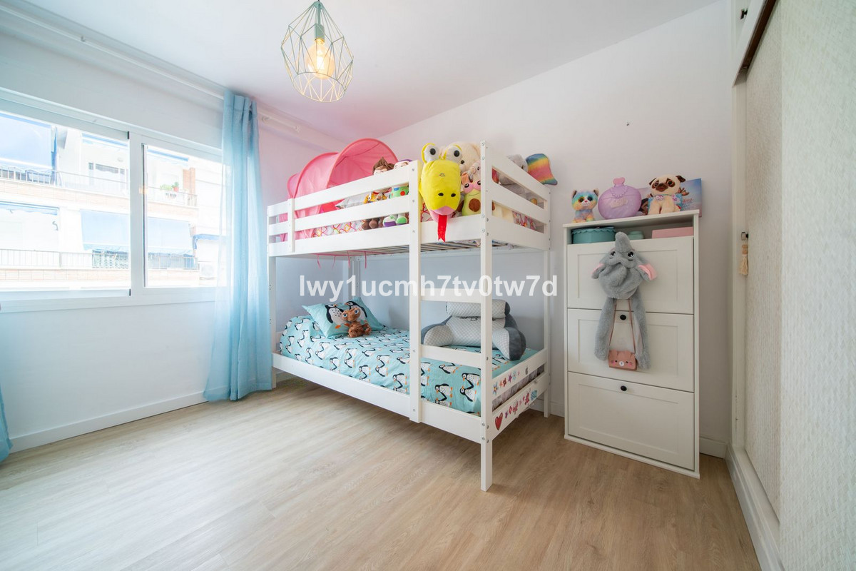 ee8d2ac7ce160e807f43a9b8b1cf279a - 17