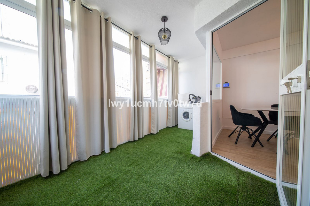 ee8d2ac7ce160e807f43a9b8b1cf279a - 3