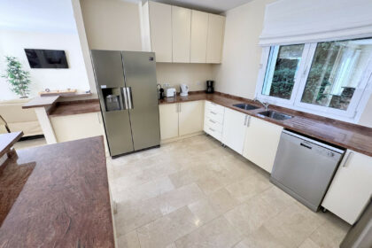 f1c0b03549e1819377e8f55cfb8e3807 - 11