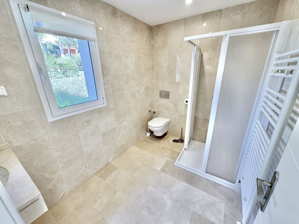 f1c0b03549e1819377e8f55cfb8e3807 - 17