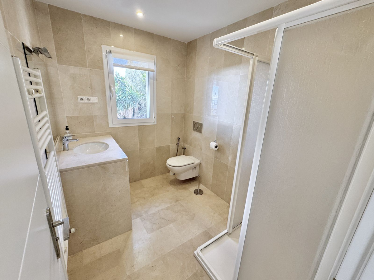 f1c0b03549e1819377e8f55cfb8e3807 - 22