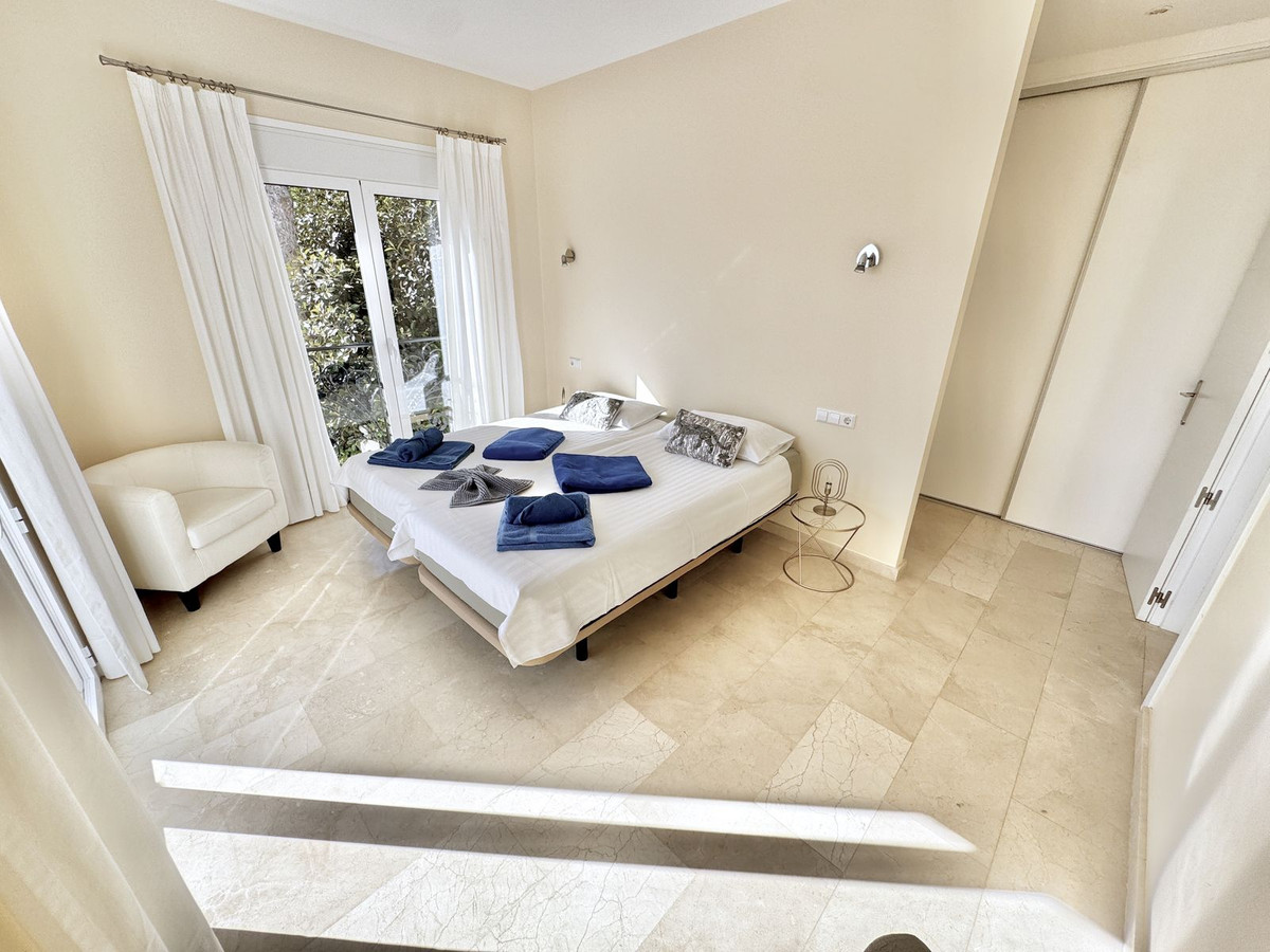 f1c0b03549e1819377e8f55cfb8e3807 - 23