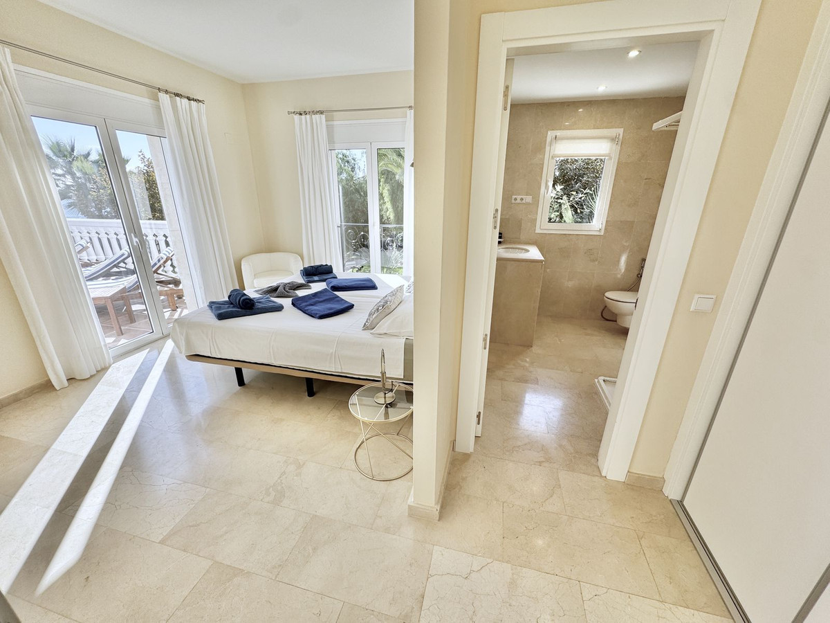 f1c0b03549e1819377e8f55cfb8e3807 - 24