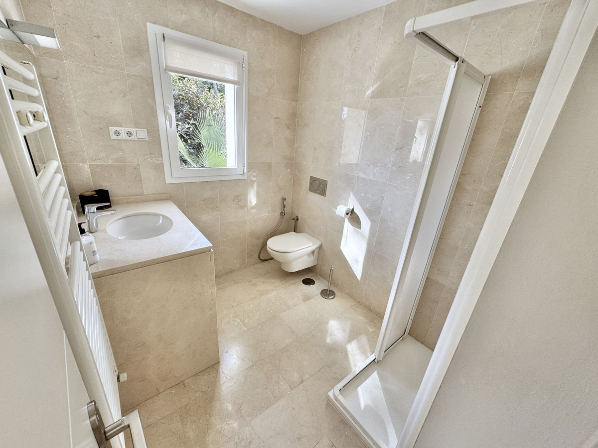 f1c0b03549e1819377e8f55cfb8e3807 - 25