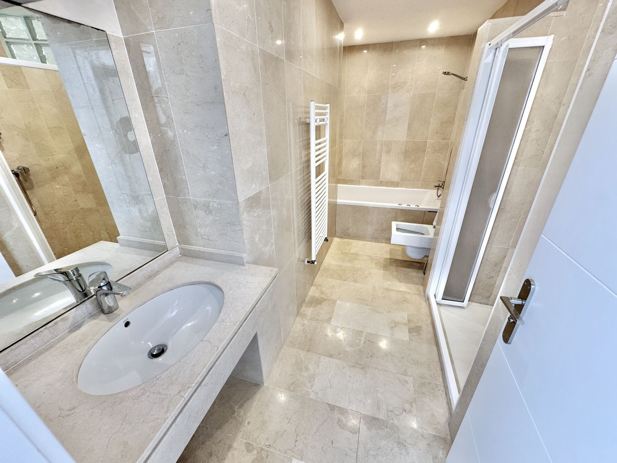 f1c0b03549e1819377e8f55cfb8e3807 - 27