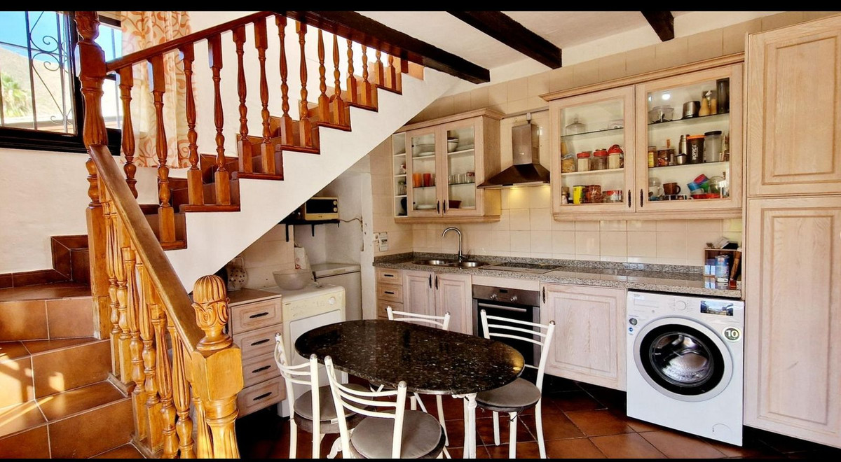 f25778ceac0a63ef008d6e15ae128fb8 - 15