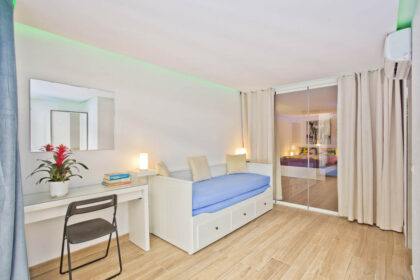 f3ddee8d9570f780496a8950ce69d4cd - 18