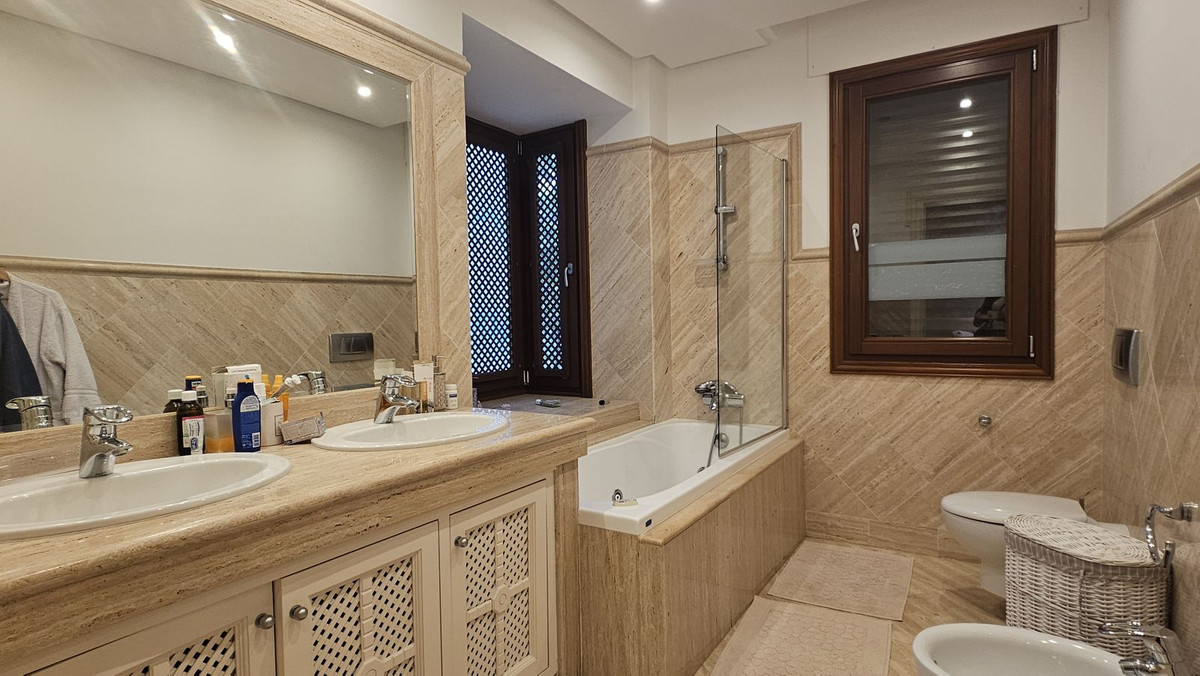 f41e44ceb2d374e726546362f7d5356e - 36