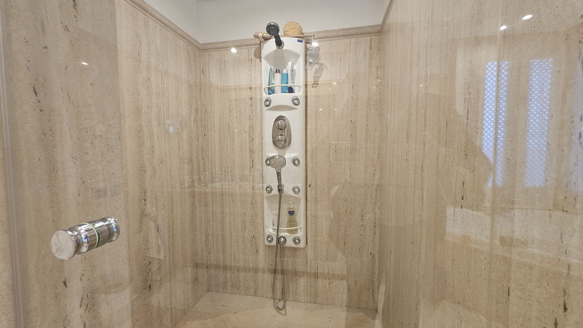 f41e44ceb2d374e726546362f7d5356e - 37