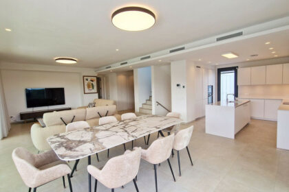 f54efa8ebf1115f2f30b93e0c582b5b1 - 11