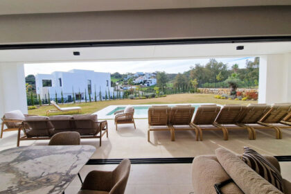 f54efa8ebf1115f2f30b93e0c582b5b1 - 13