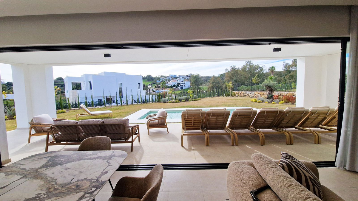 f54efa8ebf1115f2f30b93e0c582b5b1 - 13