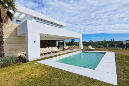 f54efa8ebf1115f2f30b93e0c582b5b1 - 14