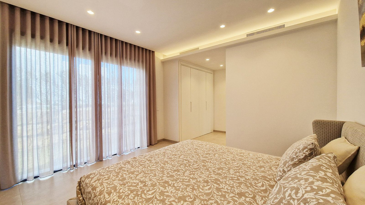 f54efa8ebf1115f2f30b93e0c582b5b1 - 16