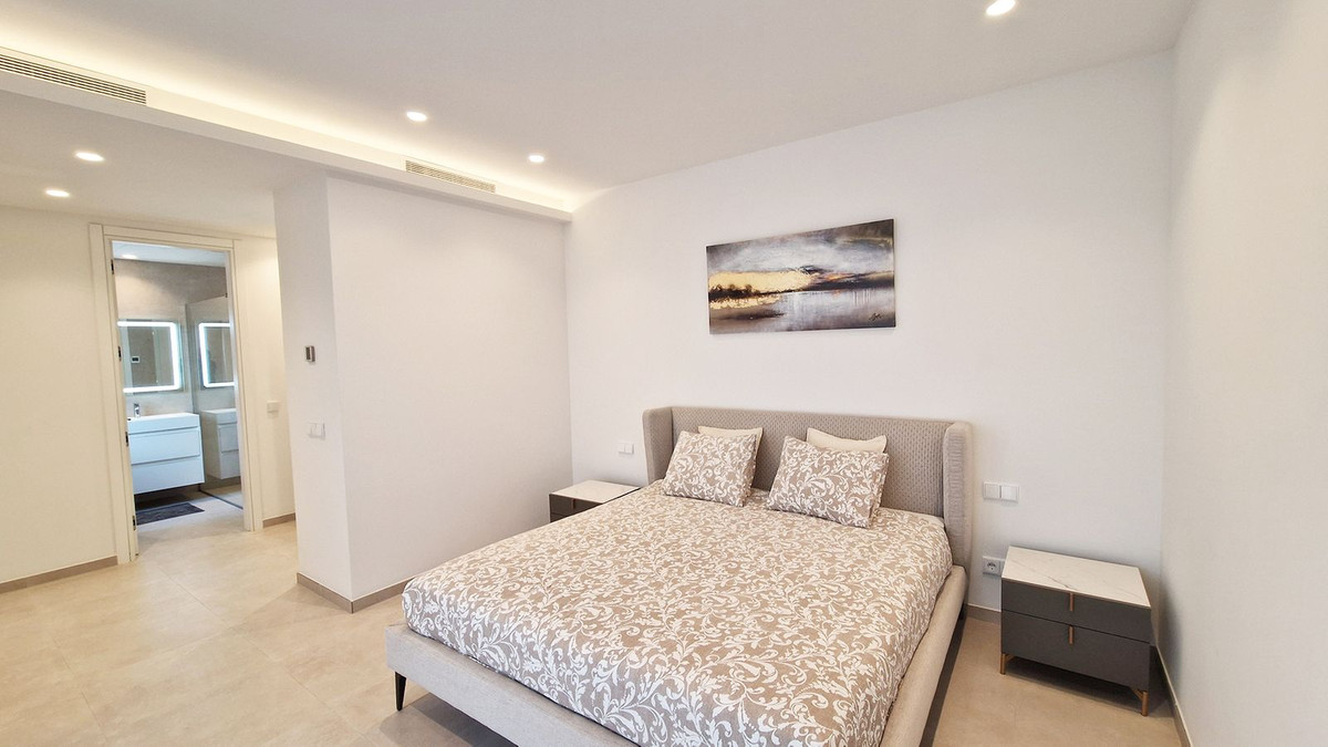 f54efa8ebf1115f2f30b93e0c582b5b1 - 17