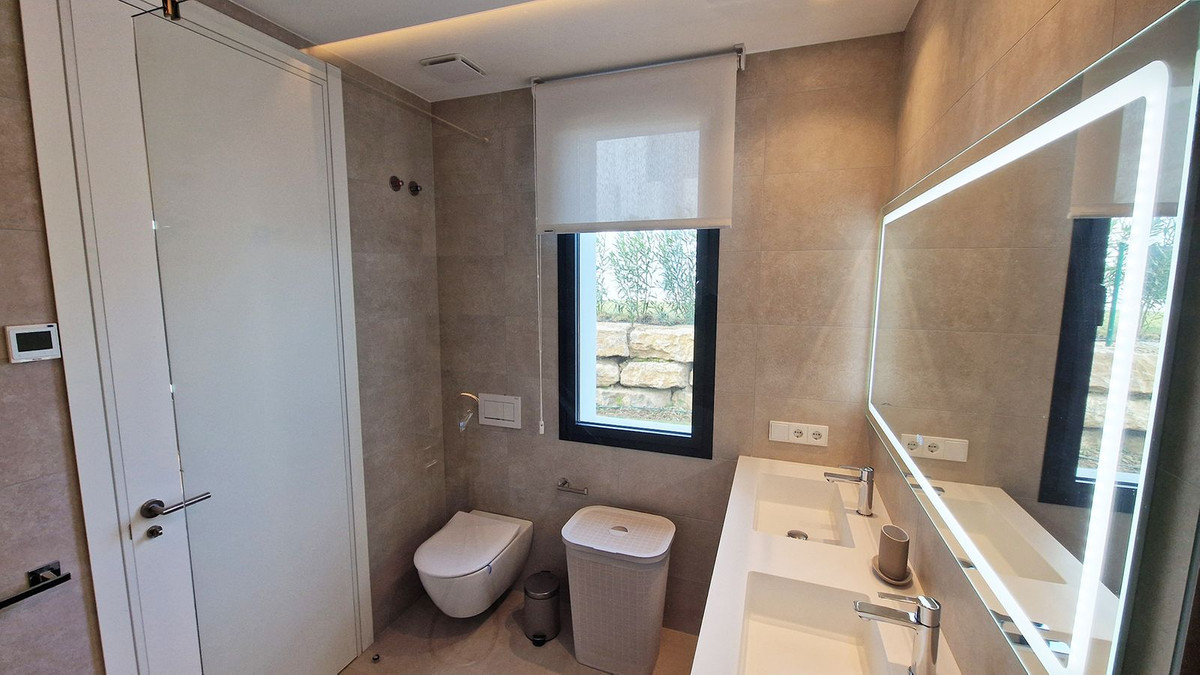 f54efa8ebf1115f2f30b93e0c582b5b1 - 20