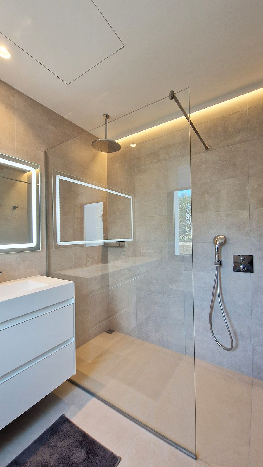 f54efa8ebf1115f2f30b93e0c582b5b1 - 22