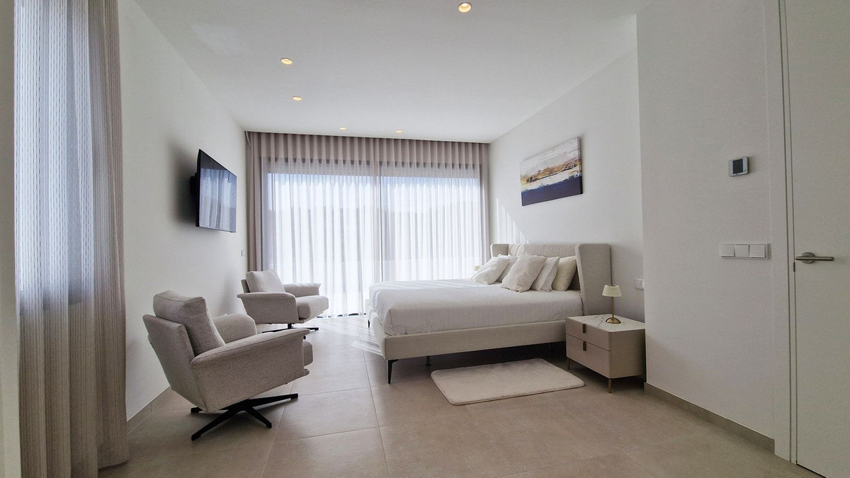 f54efa8ebf1115f2f30b93e0c582b5b1 - 24