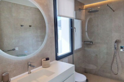 f54efa8ebf1115f2f30b93e0c582b5b1 - 43