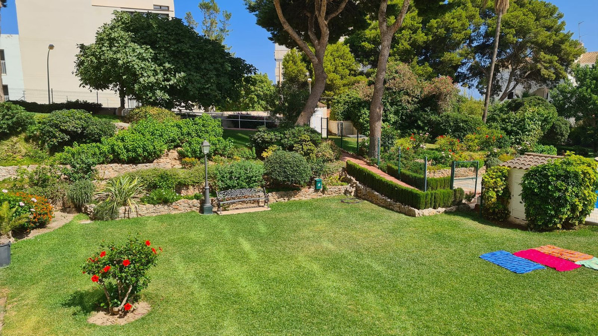 f78da043da4ecb2a7dd18e10c1c44723 - 13