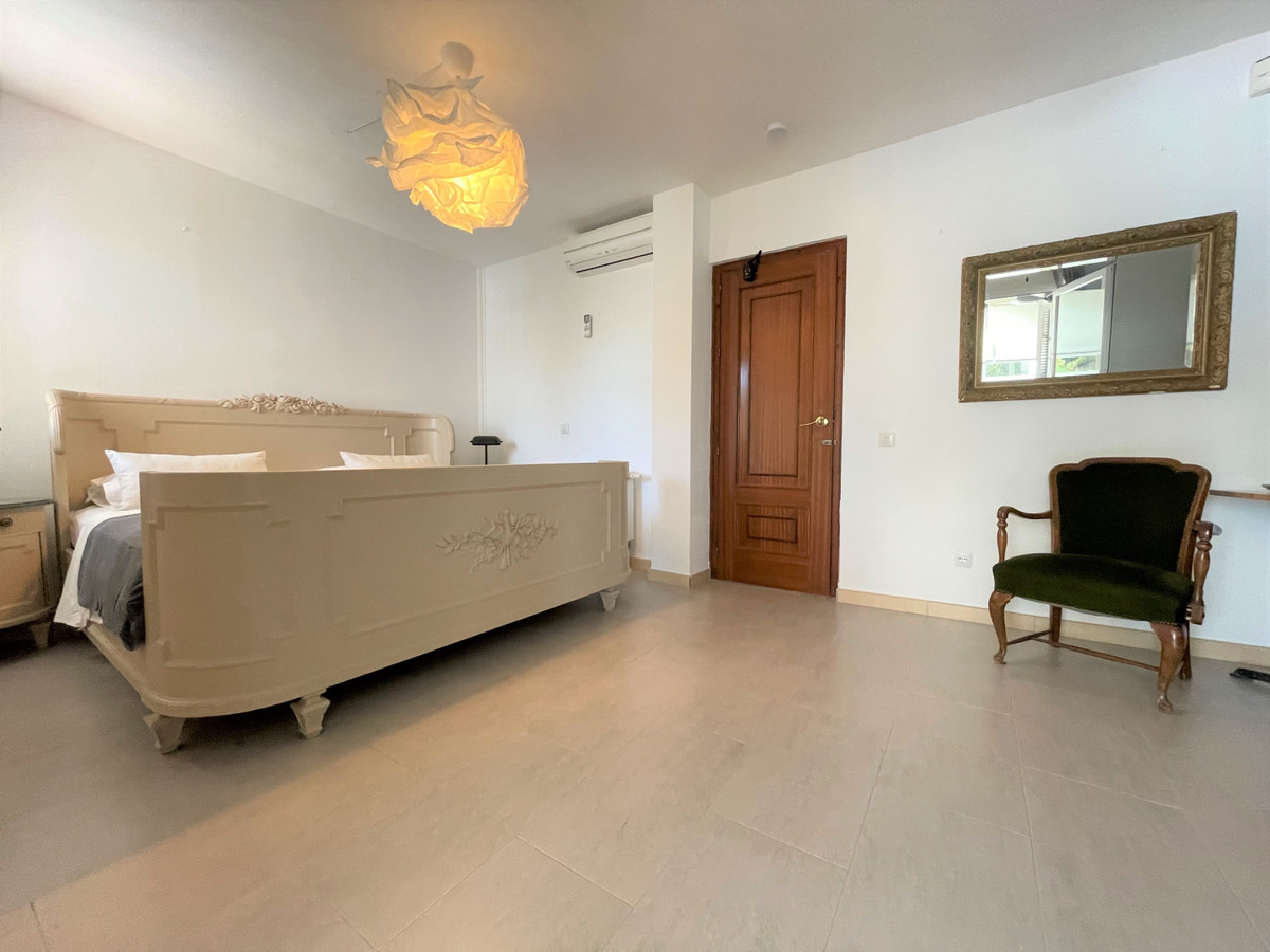 f9153cb6014cd3727b1d986ebf0a8cdb - 18