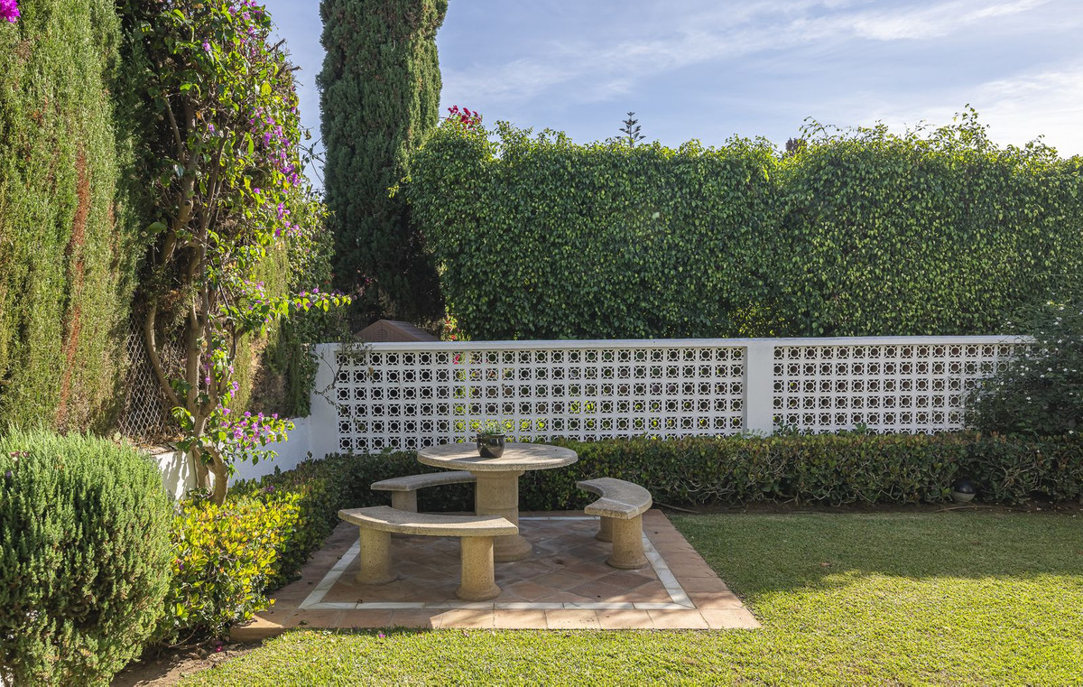 fb0e7dddbaa67cf7ea33c1766df47b3f - 16