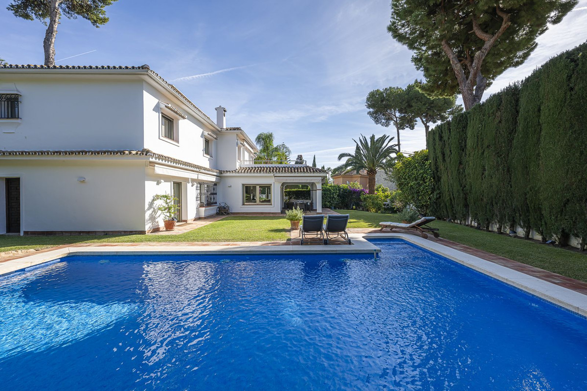 fb0e7dddbaa67cf7ea33c1766df47b3f - 18