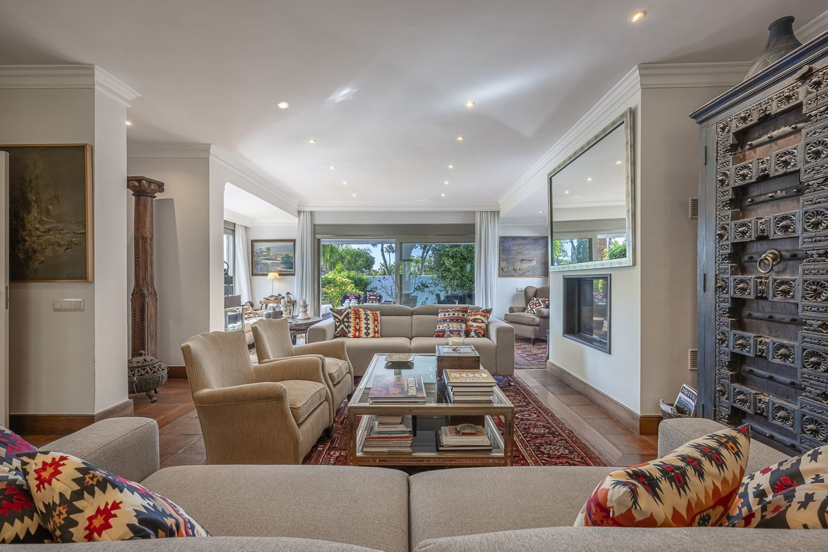 fb0e7dddbaa67cf7ea33c1766df47b3f - 22