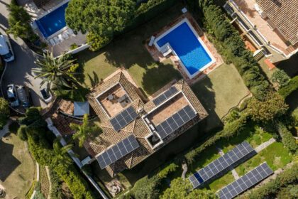 fb0e7dddbaa67cf7ea33c1766df47b3f - 3