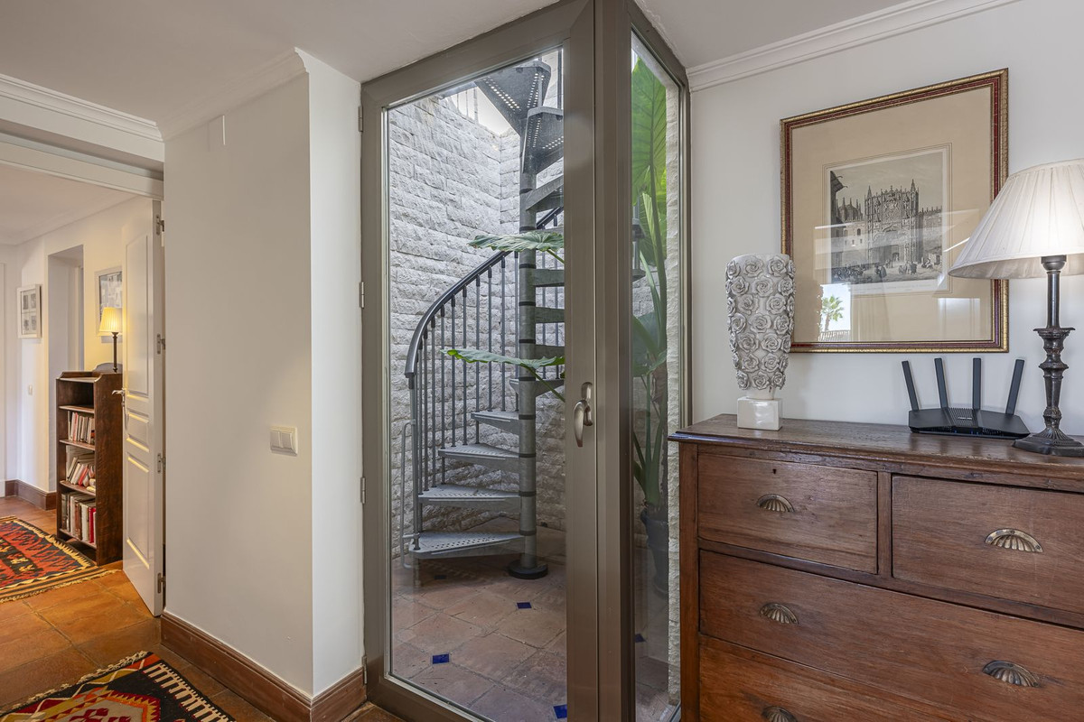 fb0e7dddbaa67cf7ea33c1766df47b3f - 38