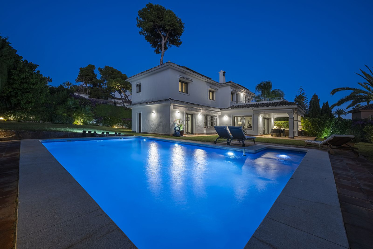 fb0e7dddbaa67cf7ea33c1766df47b3f - 44