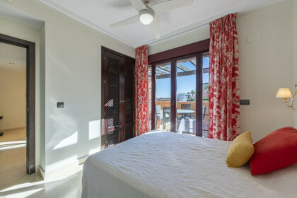 fb135c5fc53ca02c9c2db9eb6fb3d59f - 18