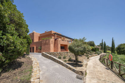 fb135c5fc53ca02c9c2db9eb6fb3d59f - 39