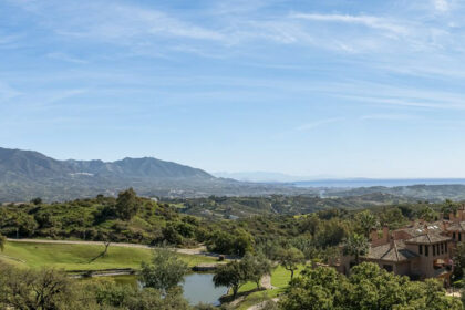 fb135c5fc53ca02c9c2db9eb6fb3d59f - 70