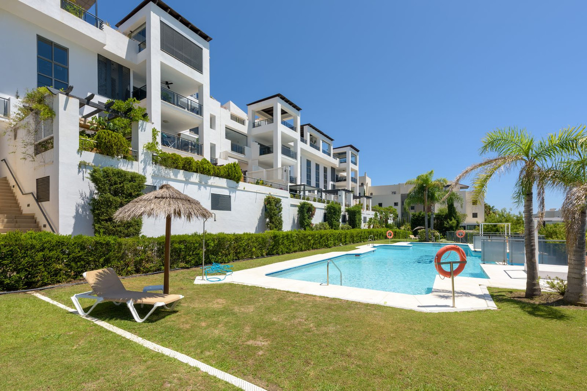 fe9b6f4eb0d69072776fb893131a1e00 - 2