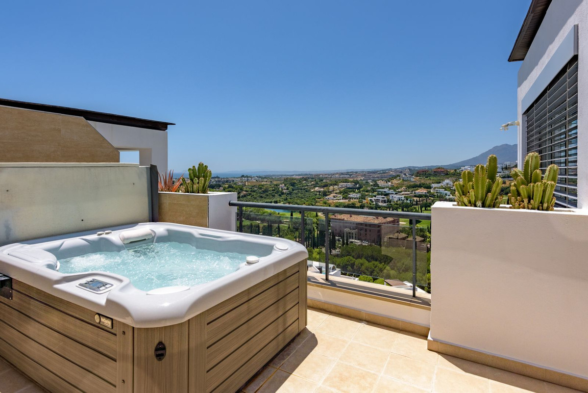 fe9b6f4eb0d69072776fb893131a1e00 - 23