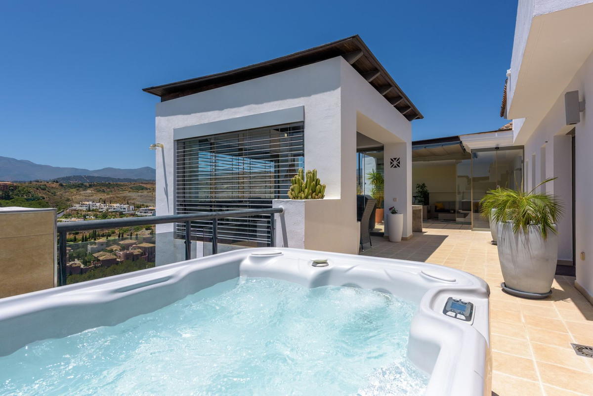 fe9b6f4eb0d69072776fb893131a1e00 - 24