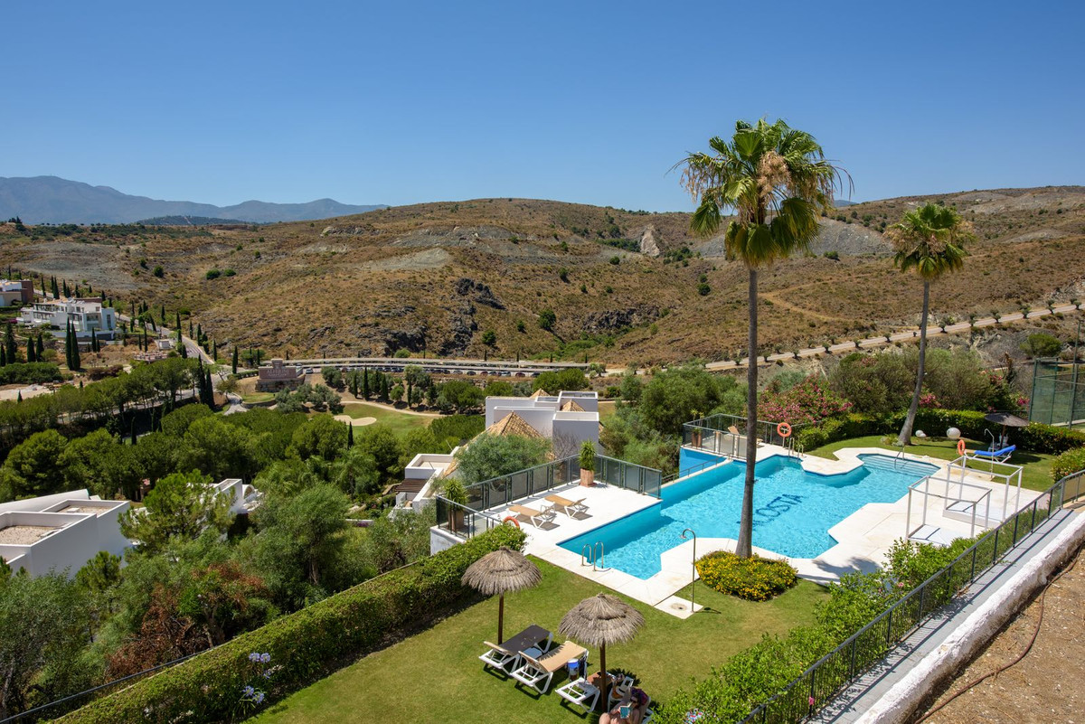 fe9b6f4eb0d69072776fb893131a1e00 - 40