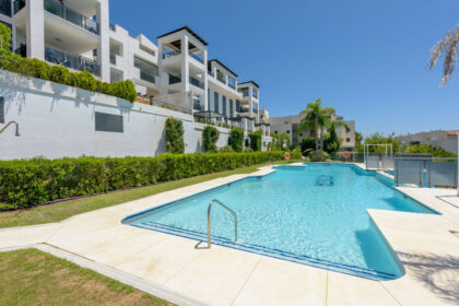 fe9b6f4eb0d69072776fb893131a1e00 - 43