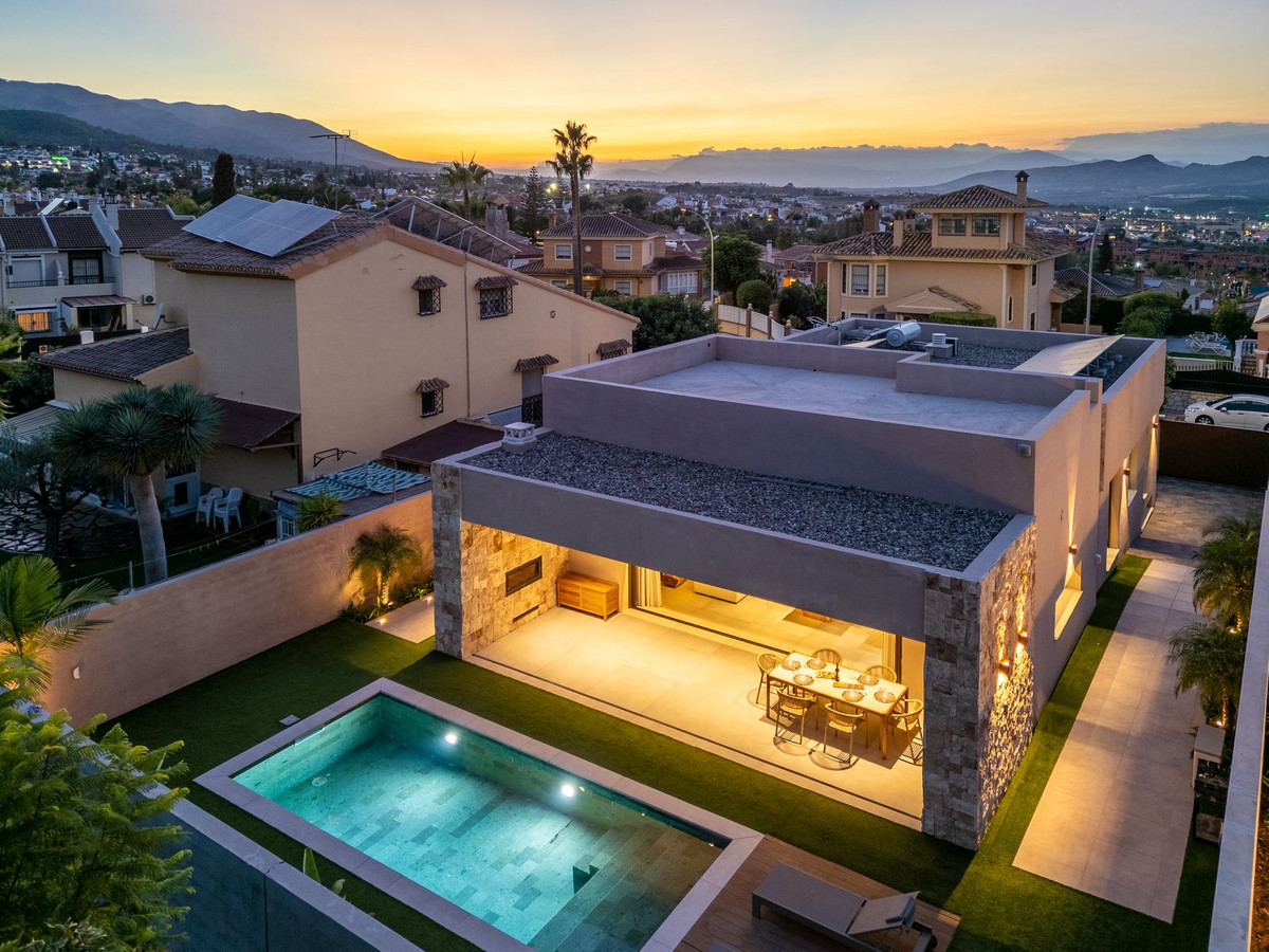 0028cc7123561d6123c79a9f8c2cfa2b - 12