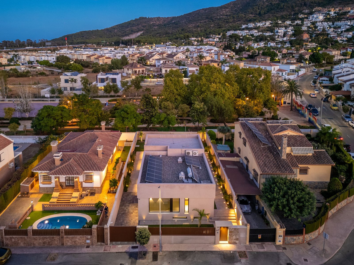 0028cc7123561d6123c79a9f8c2cfa2b - 13