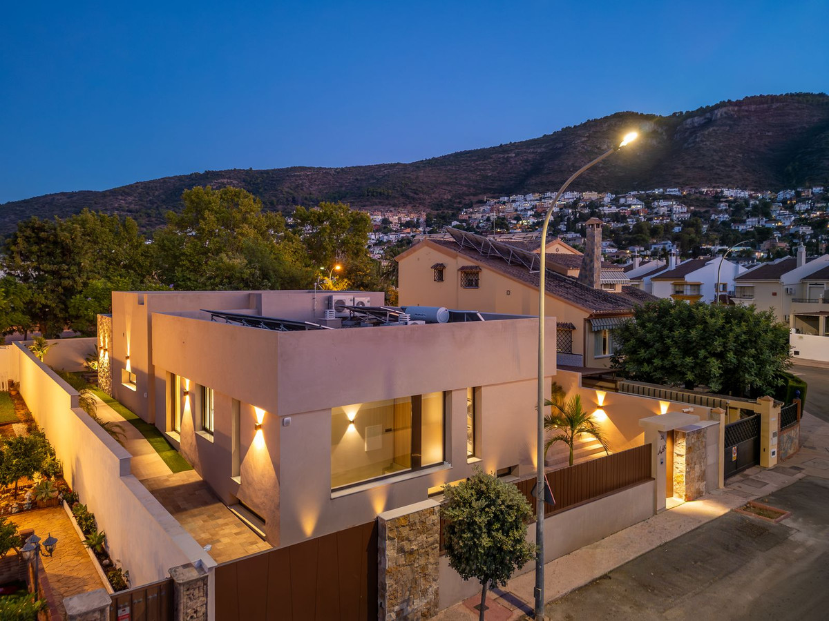 0028cc7123561d6123c79a9f8c2cfa2b - 15