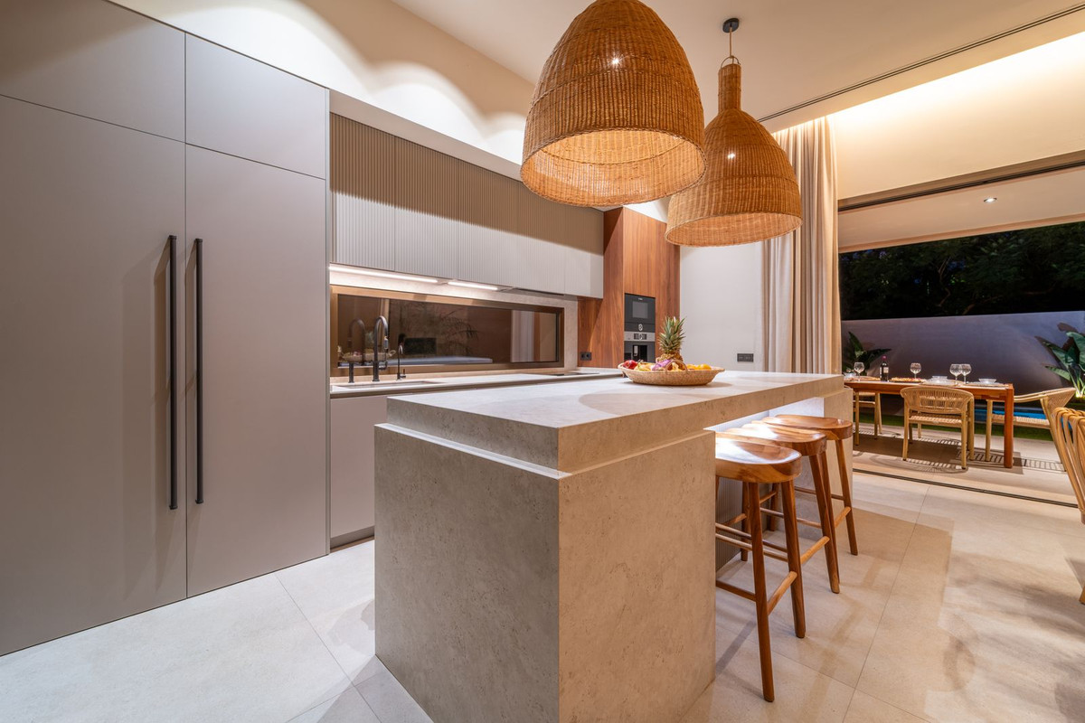 0028cc7123561d6123c79a9f8c2cfa2b - 24