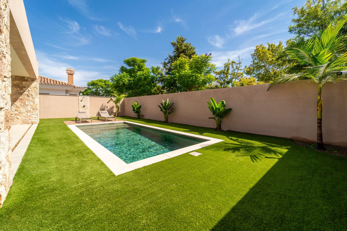 0028cc7123561d6123c79a9f8c2cfa2b - 37