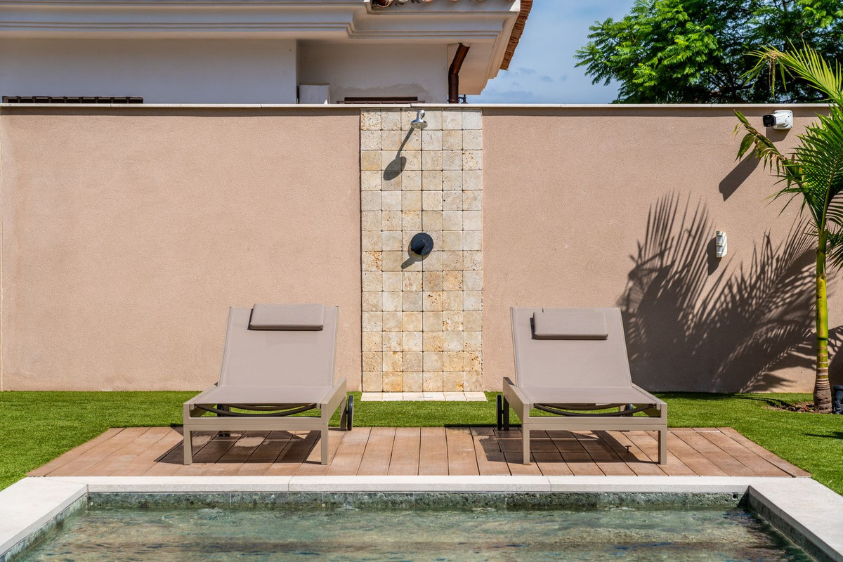 0028cc7123561d6123c79a9f8c2cfa2b - 44