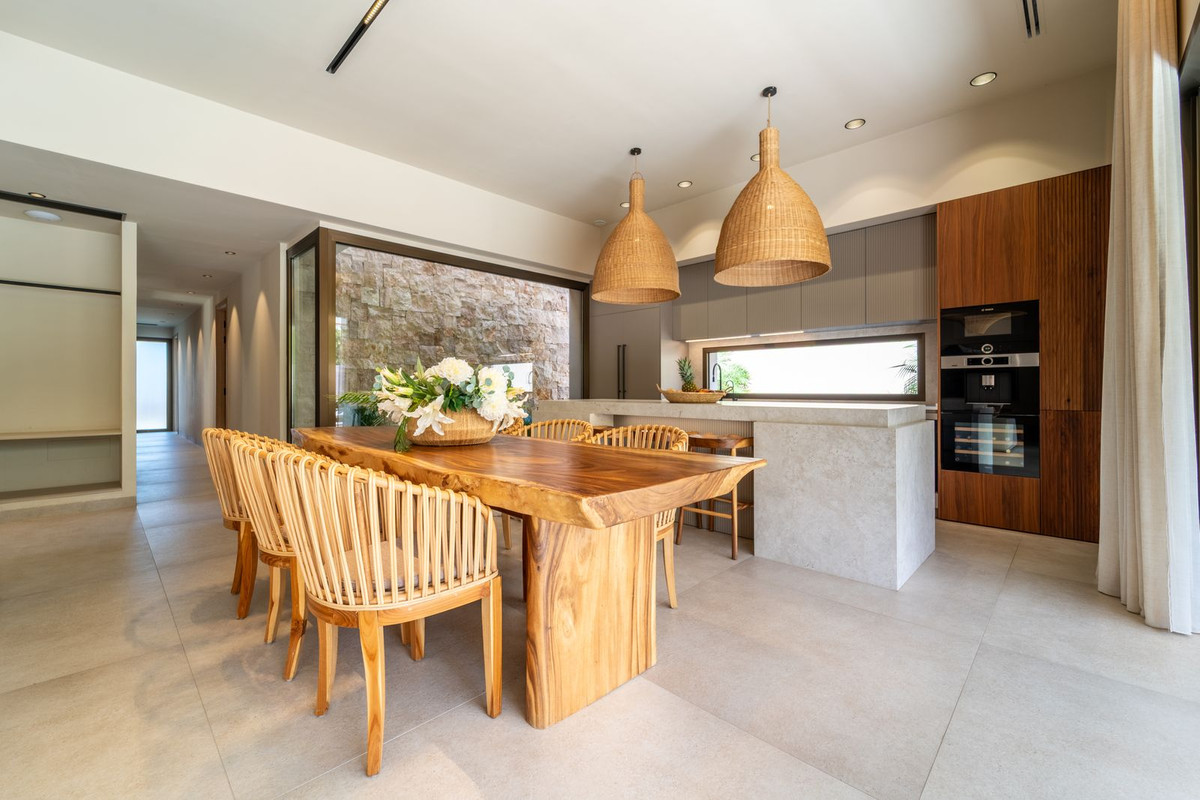 0028cc7123561d6123c79a9f8c2cfa2b - 54